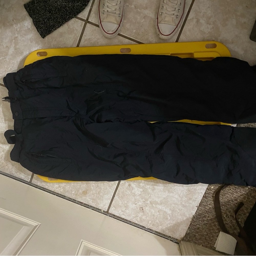 Columbia Women’s Insulated Snow/Ski Pants - Black (Size M) $40